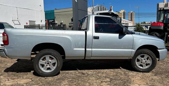 CHEVROLET S10 2.4 MPFI ADVANTAGE 4X2 CS 8V FLEX 2P MANUAL
